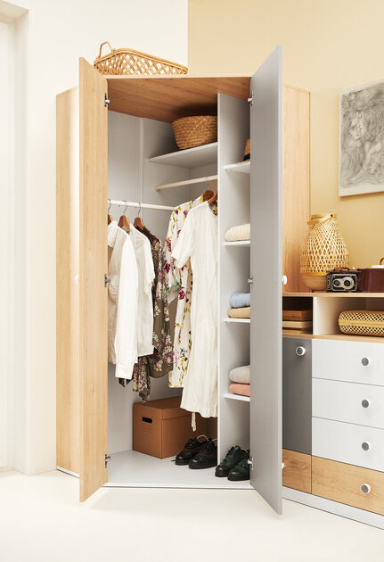 Rohová šatníková skriňa PX02 dub sušienkový/biela/sivá 90x90x190